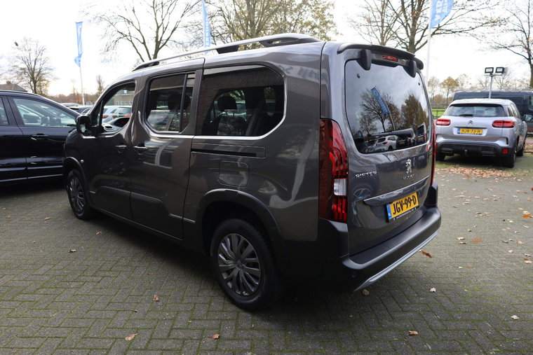 Vehicle Image 40