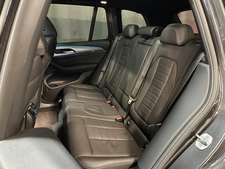 Vehicle Image 38