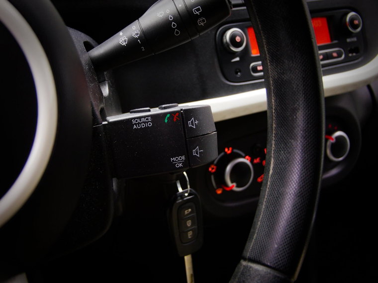 Vehicle Image 22