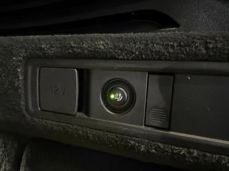 Vehicle Image 38