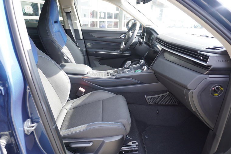 Vehicle Image 13