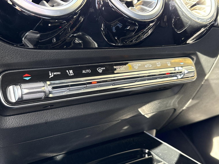 Vehicle Image 38