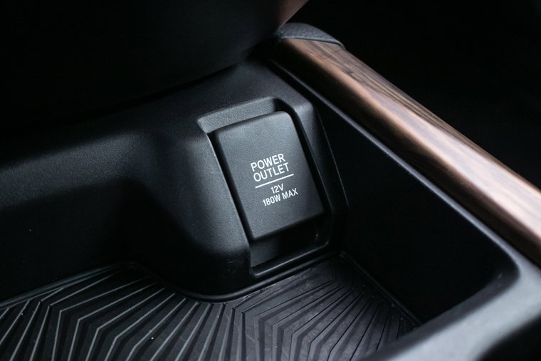 Vehicle Image 25