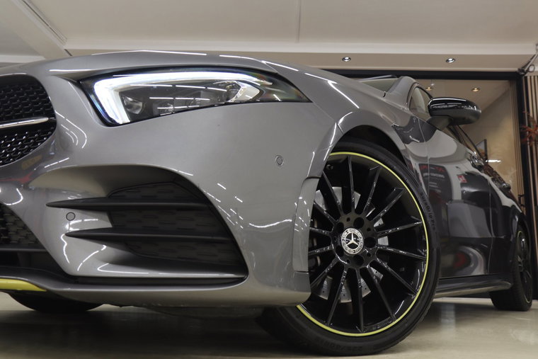 Vehicle Image 21