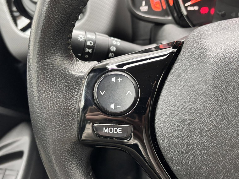 Vehicle Image 17