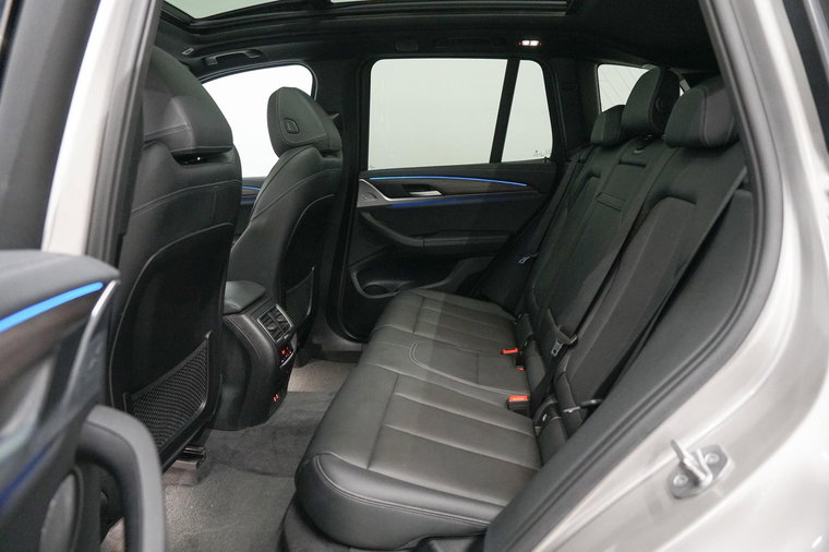 Vehicle Image 33