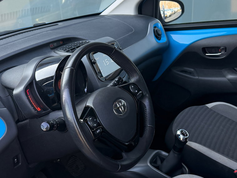 Vehicle Image 7