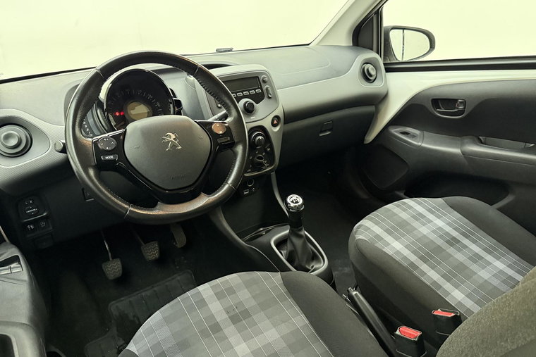 Vehicle Image 14
