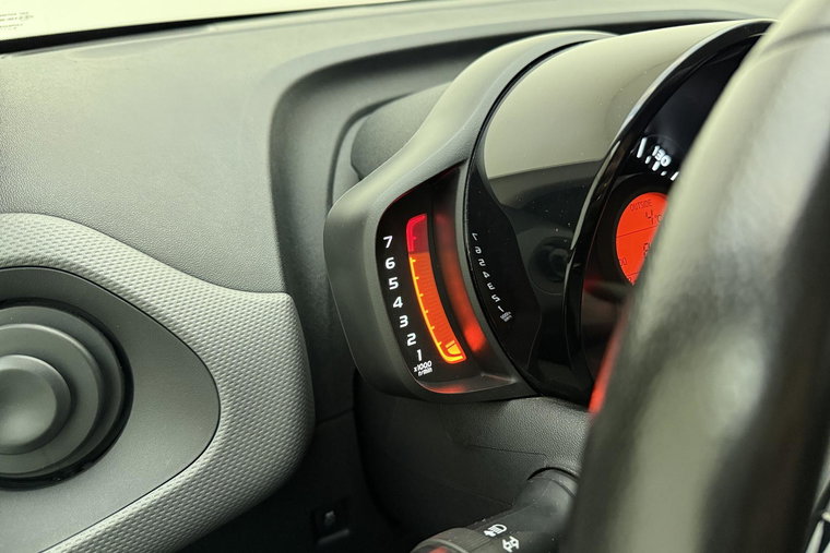 Vehicle Image 17