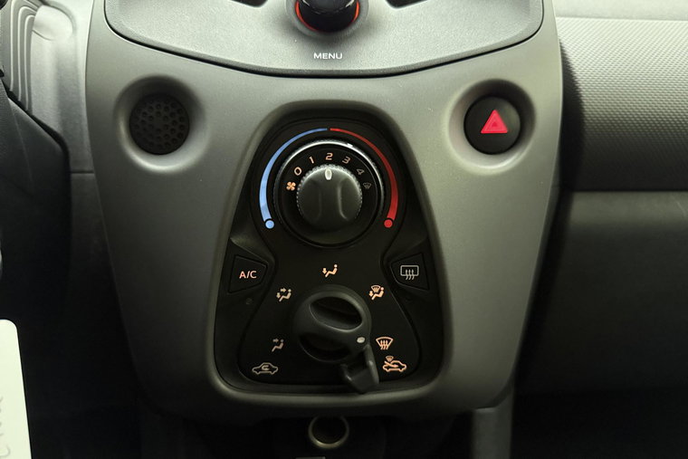 Vehicle Image 21