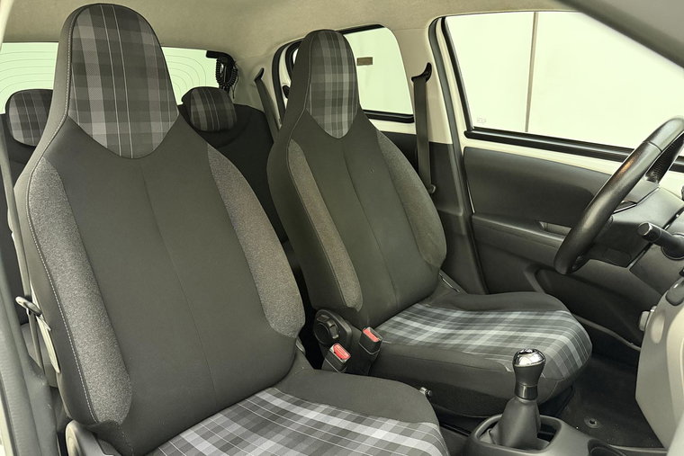 Vehicle Image 7