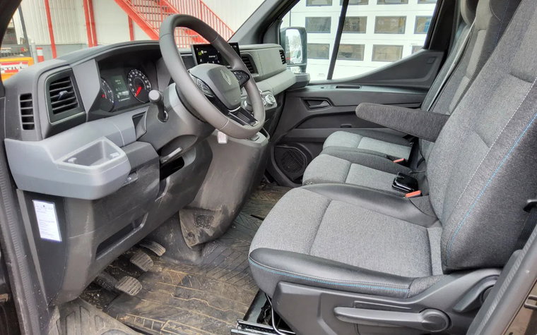 Vehicle Image 16