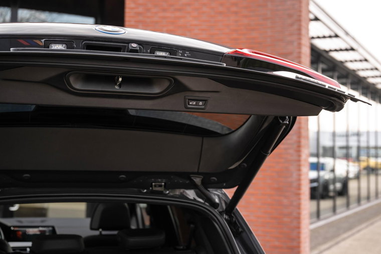 Vehicle Image 36