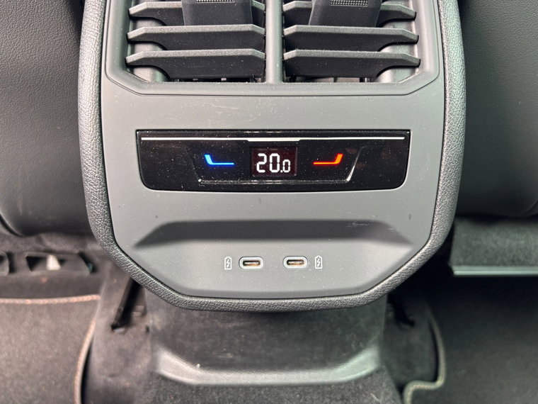 Vehicle Image 26