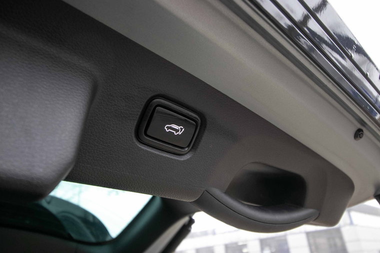 Vehicle Image 13