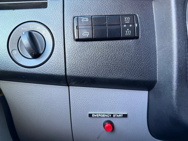 Vehicle Image 38