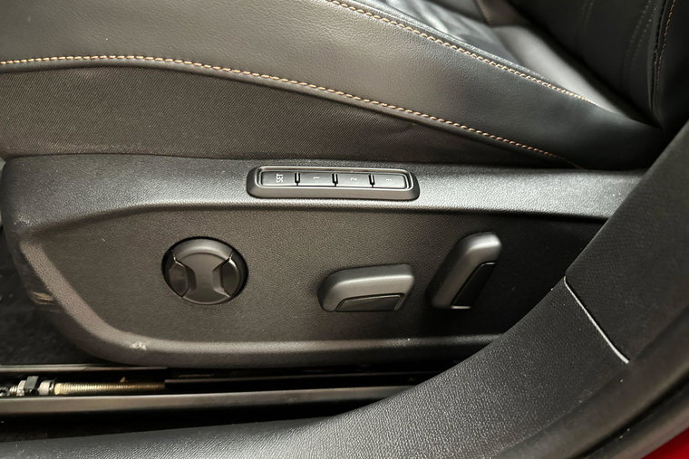 Vehicle Image 19