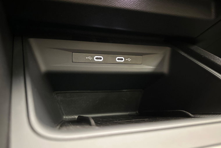 Vehicle Image 37