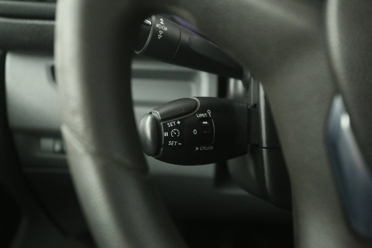 Vehicle Image 23
