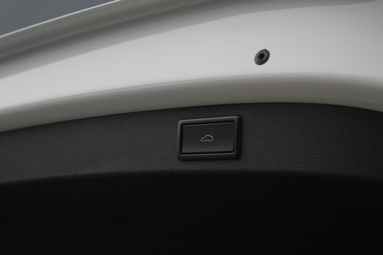 Vehicle Image 38