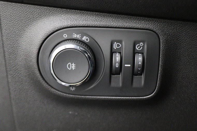Vehicle Image 28