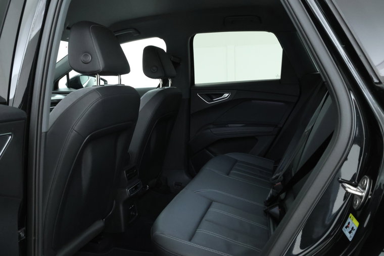 Vehicle Image 35