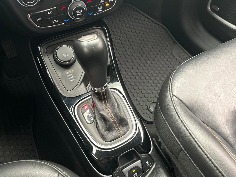 Vehicle Image 17