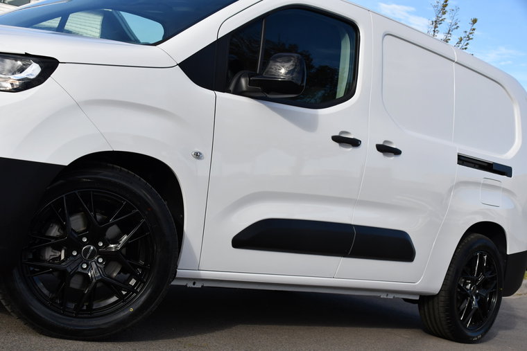 Vehicle Image 31