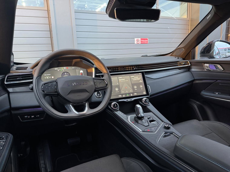 Vehicle Image 33