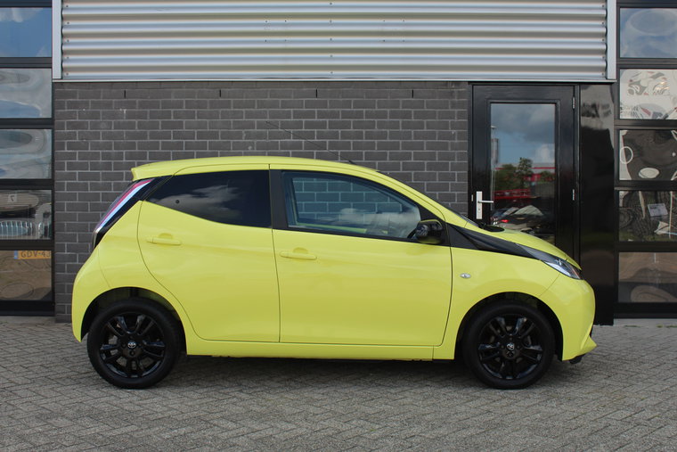 Vehicle Image 23