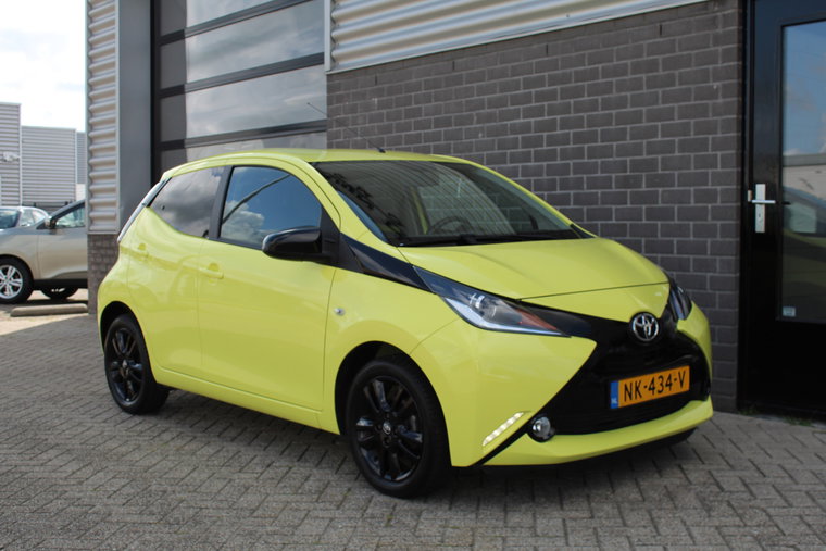 Vehicle Image 6