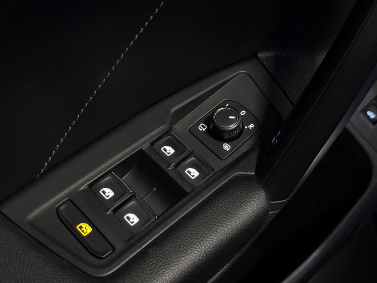 Vehicle Image 42