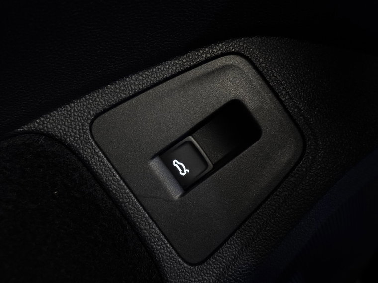 Vehicle Image 43