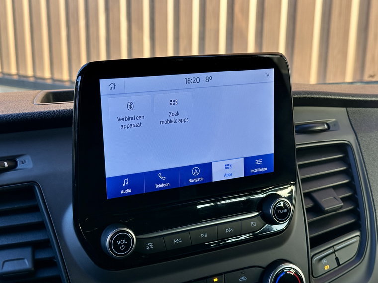 Vehicle Image 19