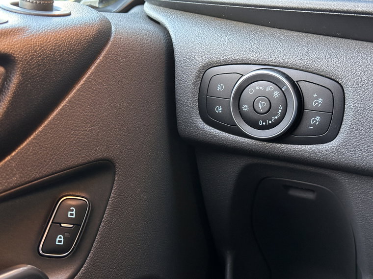 Vehicle Image 26