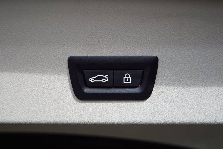 Vehicle Image 38
