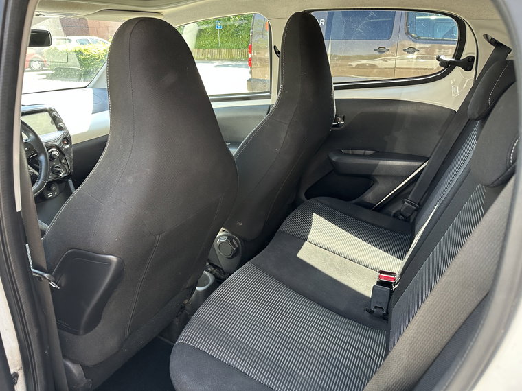 Vehicle Image 21