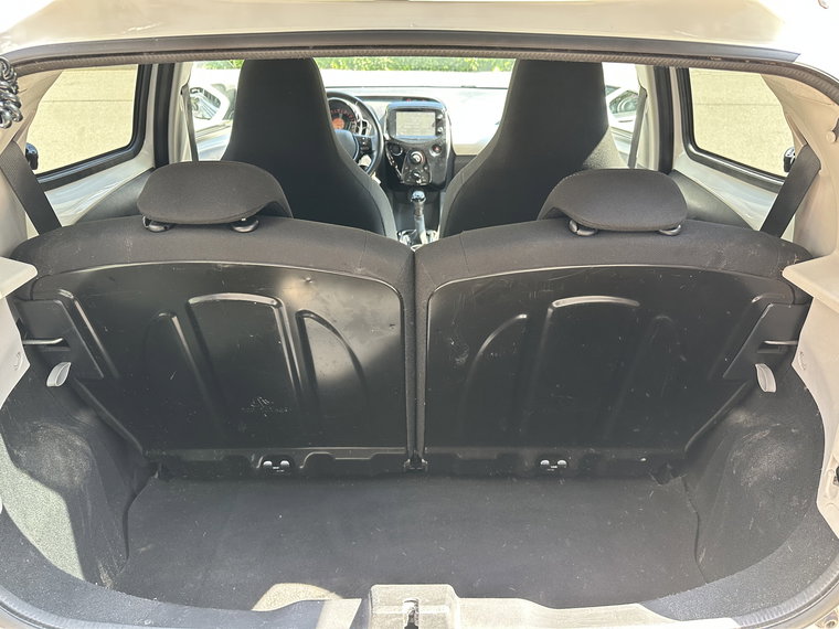 Vehicle Image 23
