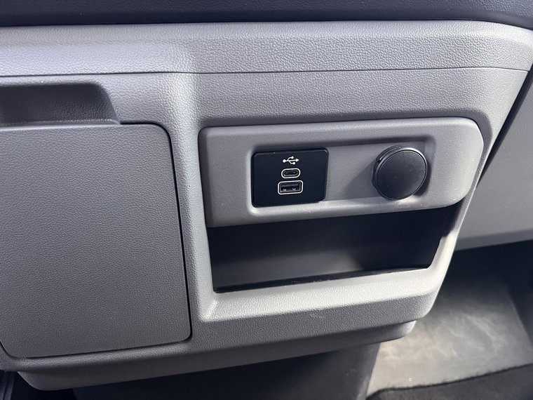 Vehicle Image 35