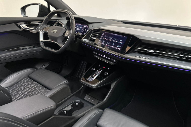 Vehicle Image 14