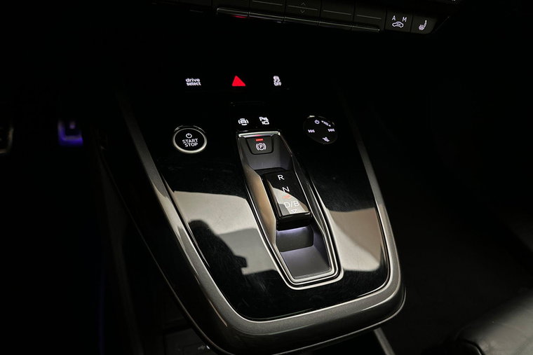 Vehicle Image 38