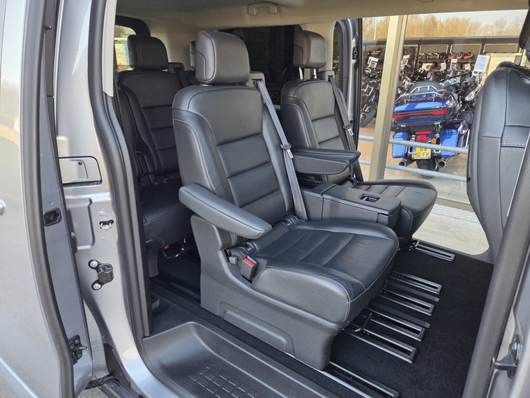 Vehicle Image 40