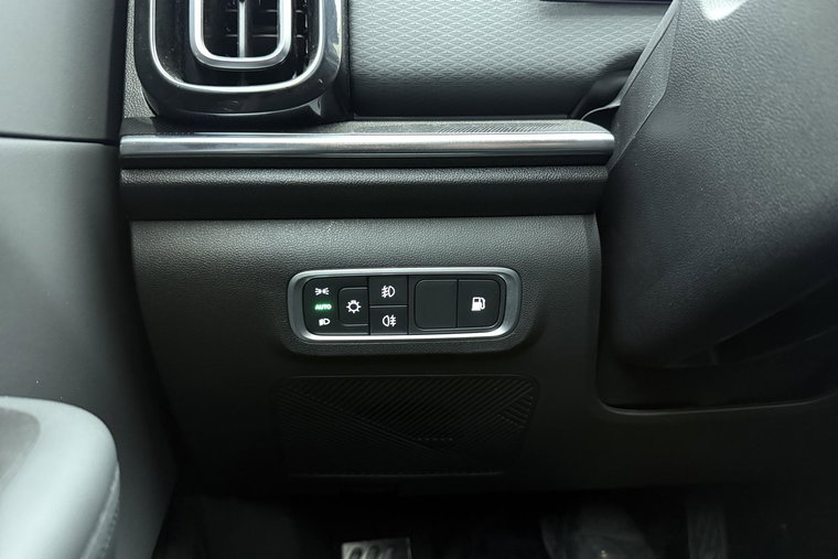 Vehicle Image 30