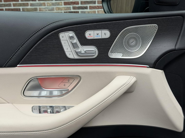 Vehicle Image 48