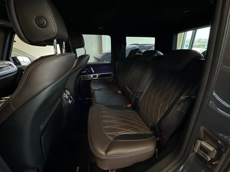 Vehicle Image 25