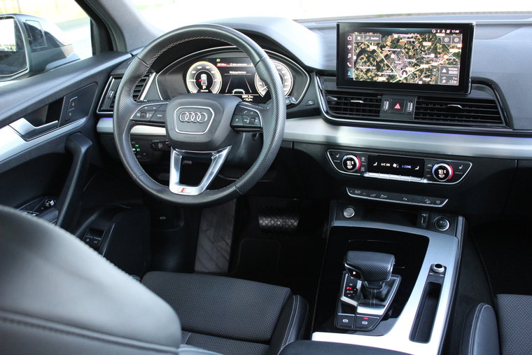 Vehicle Image 12