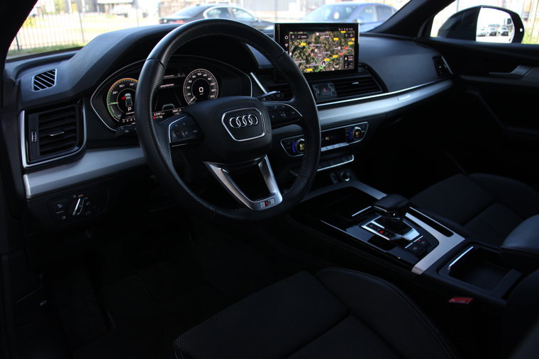 Vehicle Image 10