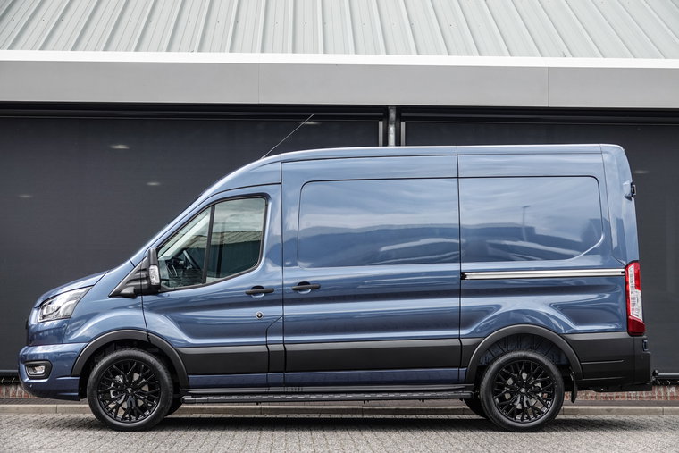 Vehicle Image 4