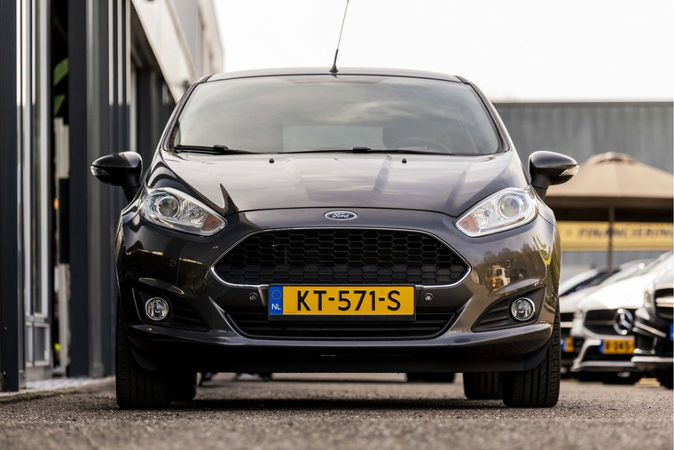 Vehicle Image 8