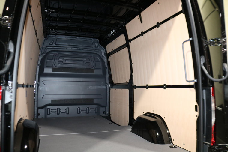 Vehicle Image 13
